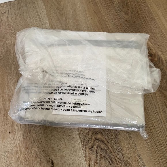 Distinctly Home Queen Flat Sheet - Picture 2 of 3